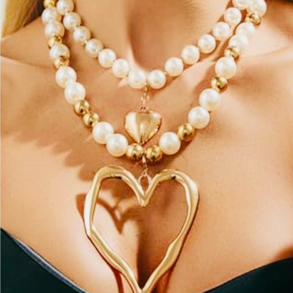 Jewelry - CORAZON Chic Gold and White Heart Necklace